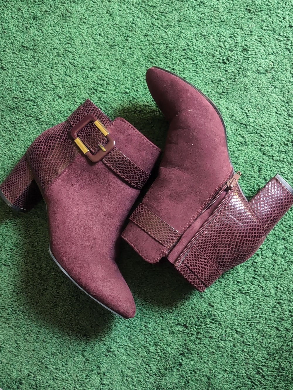 Lightweight Burgundy Crocodile Pattern Booties